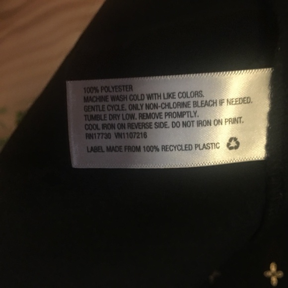 Small Black Short Sleeve Top - Picture 5 of 6